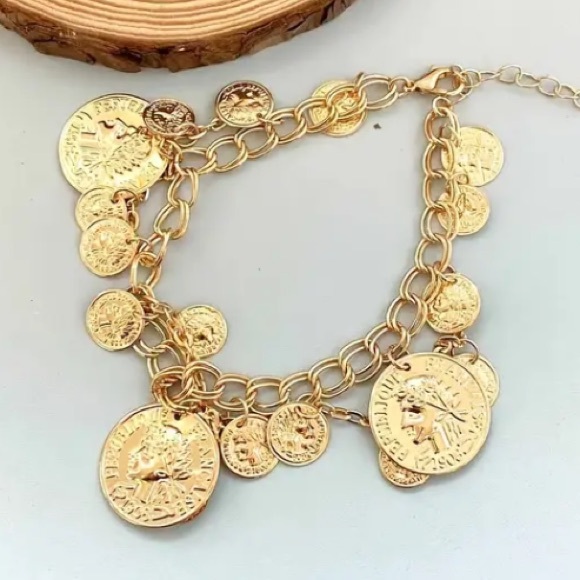 Chic Vintage-inspired Gold Coin Charm Bracelet - Picture 1 of 5